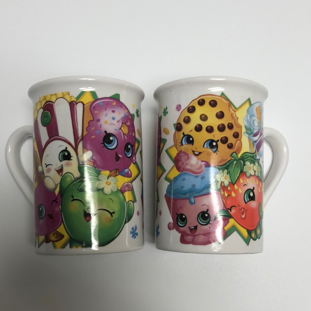 Shopkins set of mugs.
